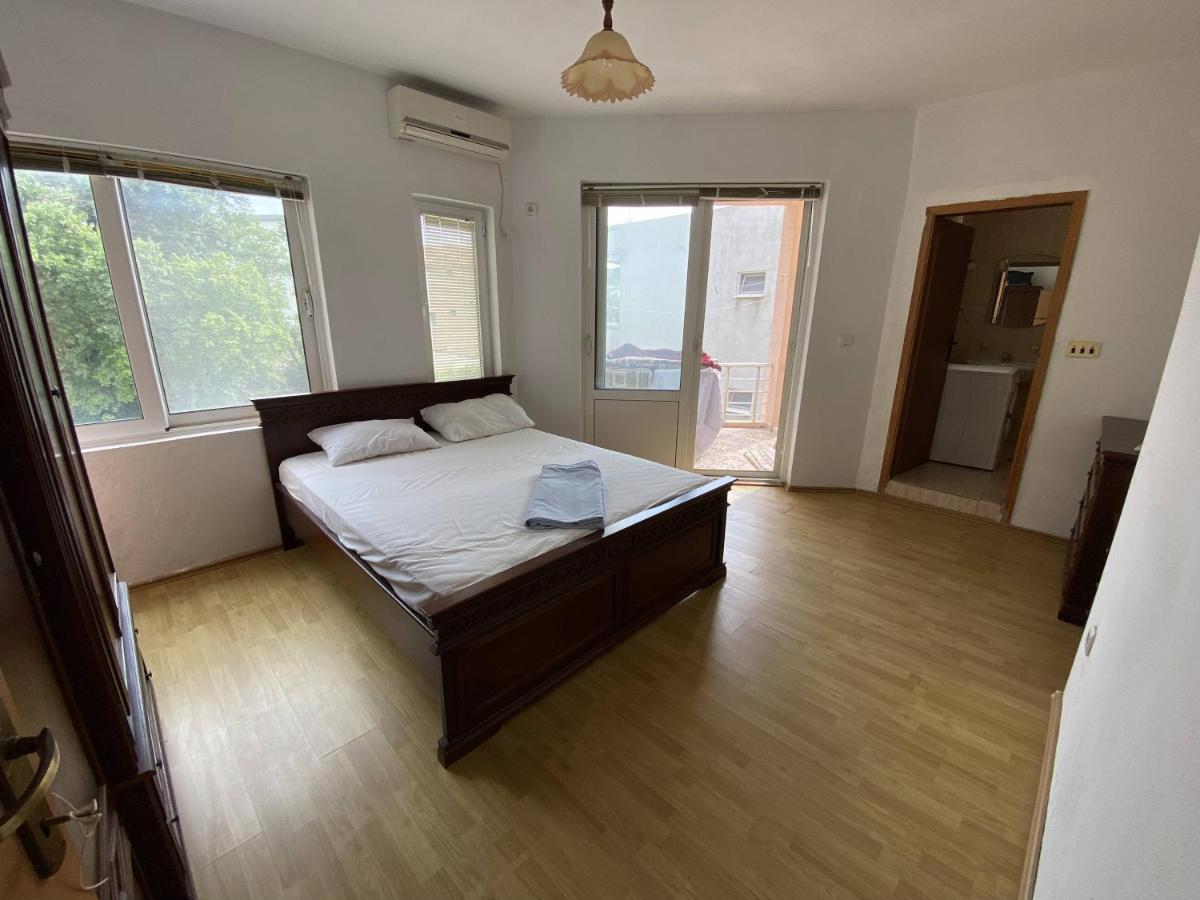 Guest House Koliqi - Hotel & Apartments Ulcinj Exterior photo