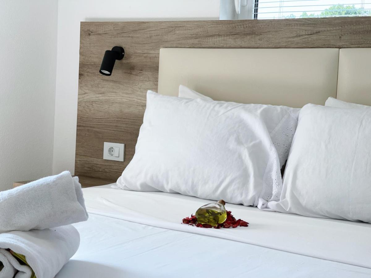 Guest House Koliqi - Hotel & Apartments Ulcinj Exterior photo