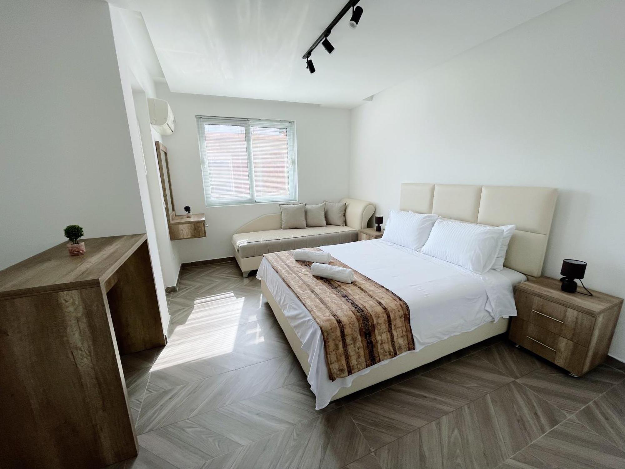 Guest House Koliqi - Hotel & Apartments Ulcinj Exterior photo