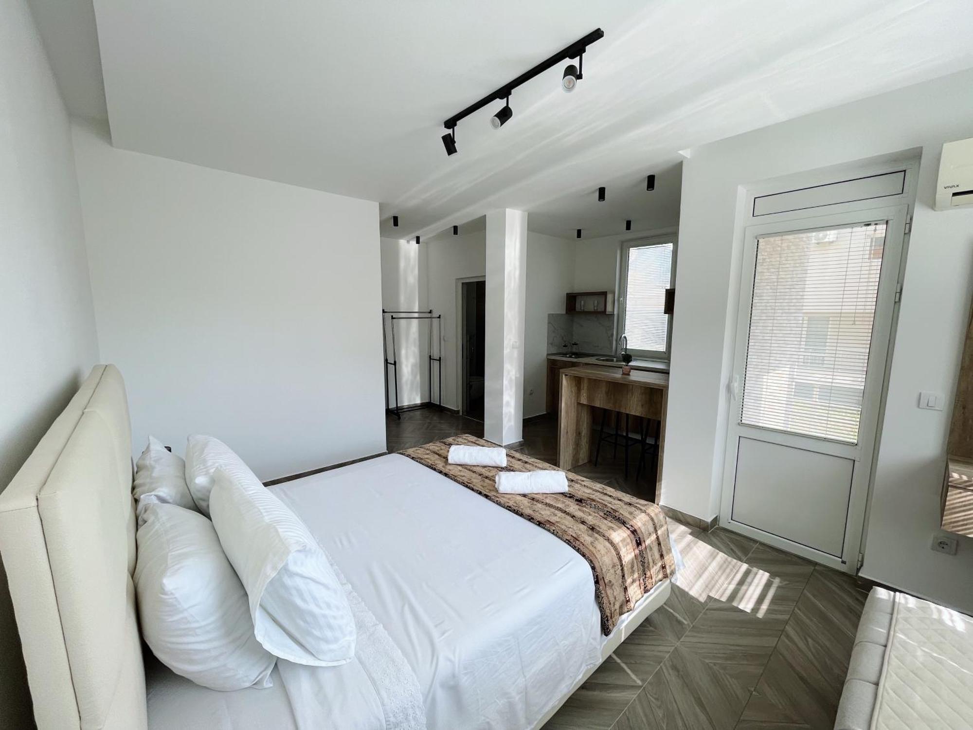 Guest House Koliqi - Hotel & Apartments Ulcinj Exterior photo