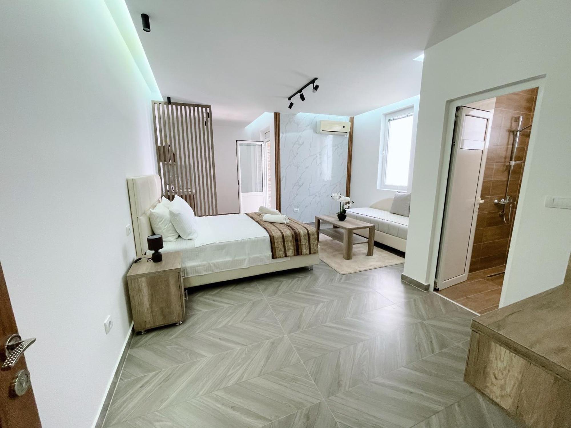 Guest House Koliqi - Hotel & Apartments Ulcinj Exterior photo