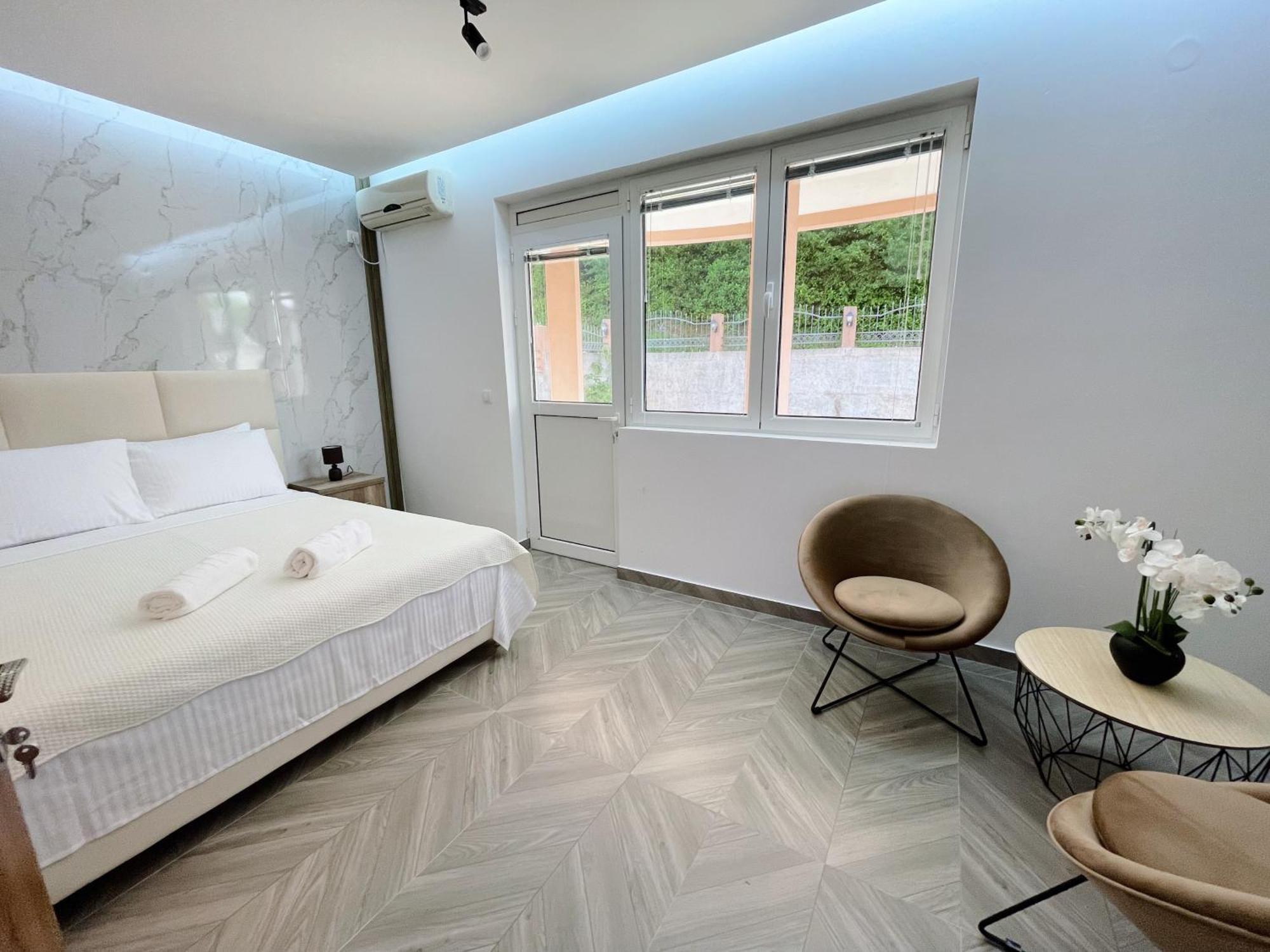 Guest House Koliqi - Hotel & Apartments Ulcinj Exterior photo